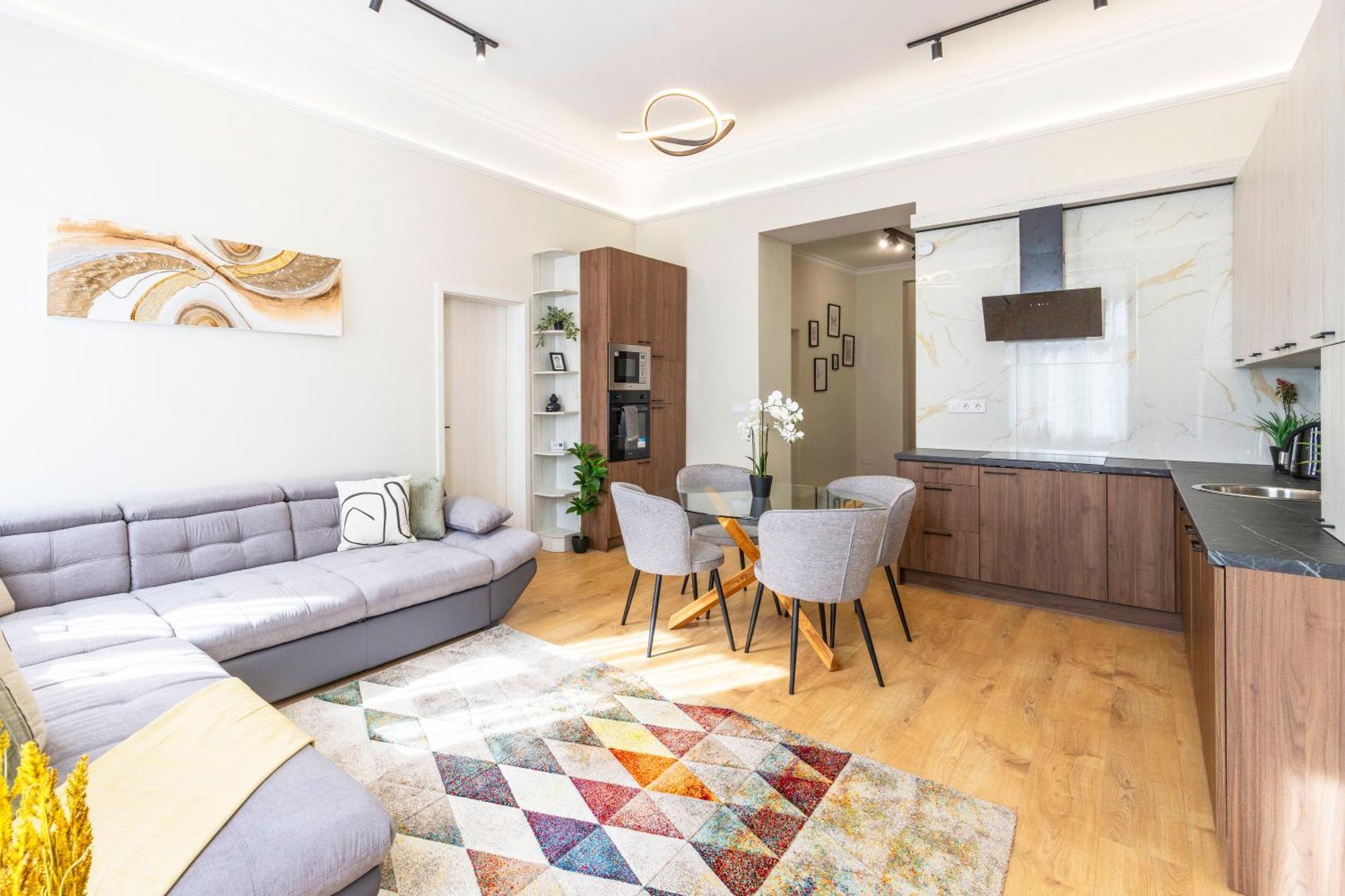 Deluxe Izabella Center With 4bedrm, 3bathrm Lejlighed Budapest