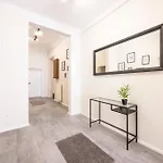 Deluxe Izabella City Center Residence With 4Bedrm, 3Bathrm