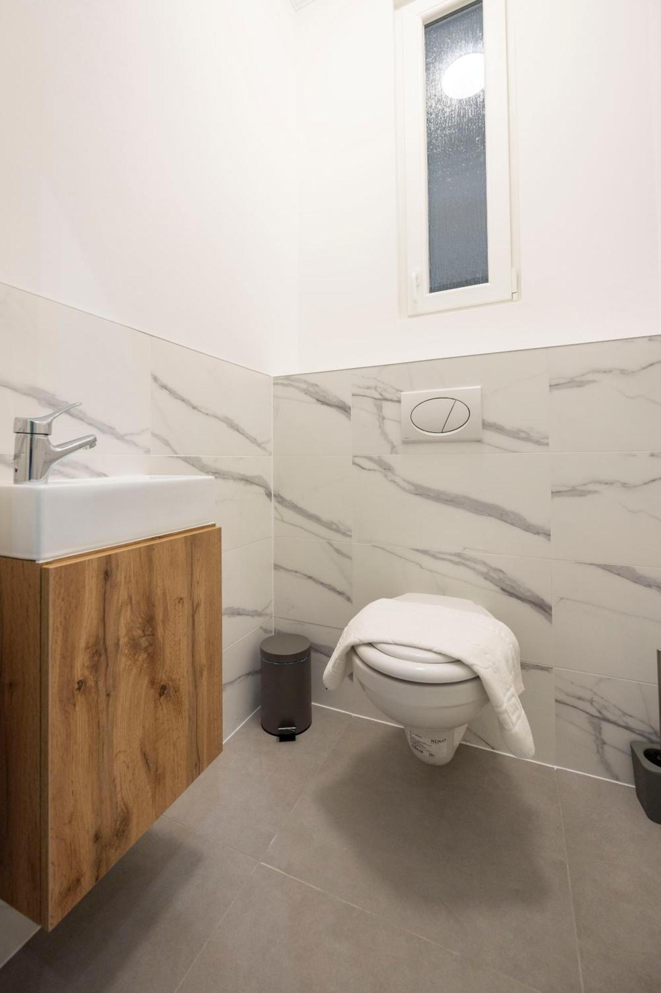 Deluxe Izabella Center With 4bedrm, 3bathrm Apartment Budapest
