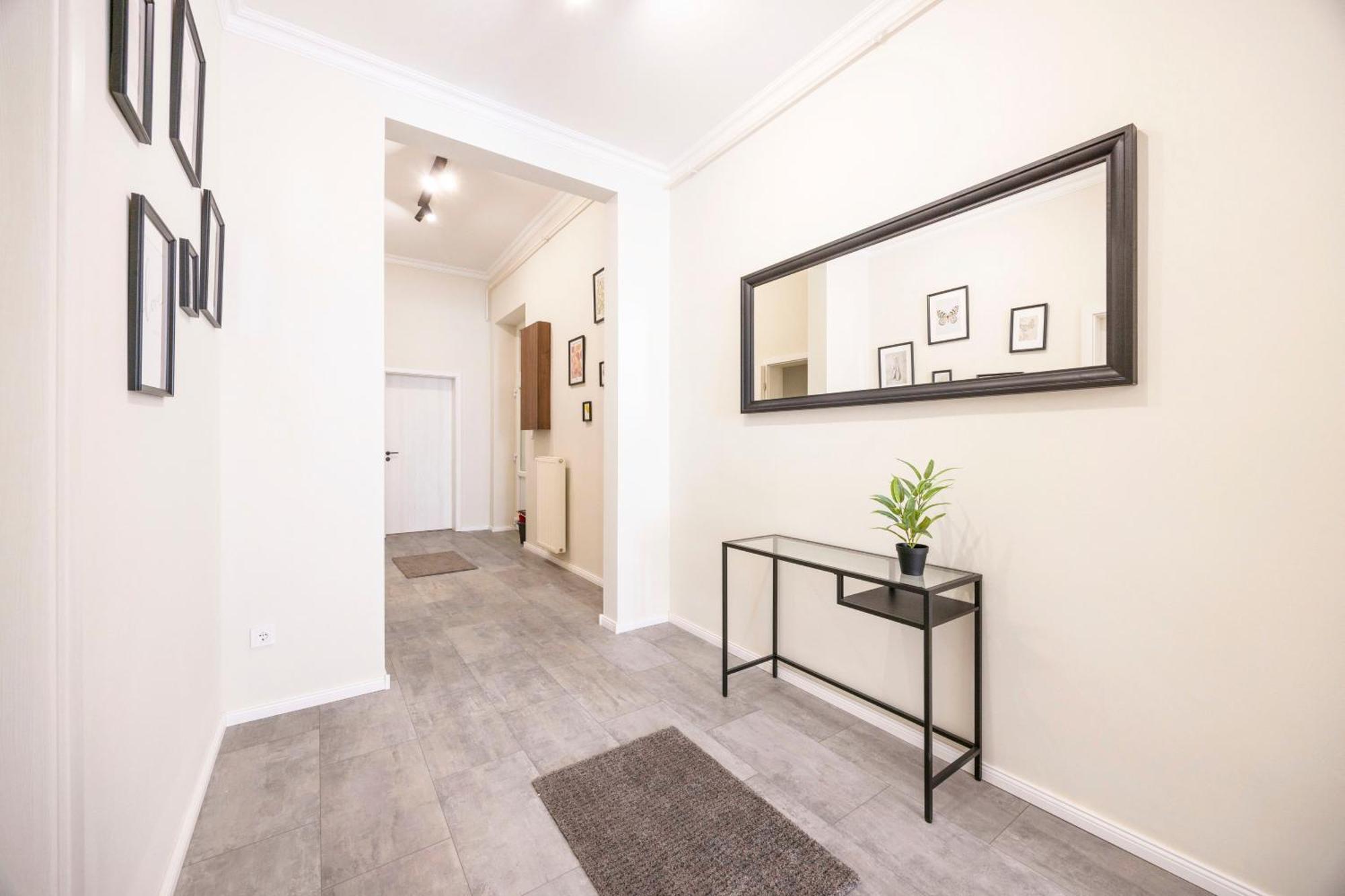 Deluxe Izabella Center With 4bedrm, 3bathrm *