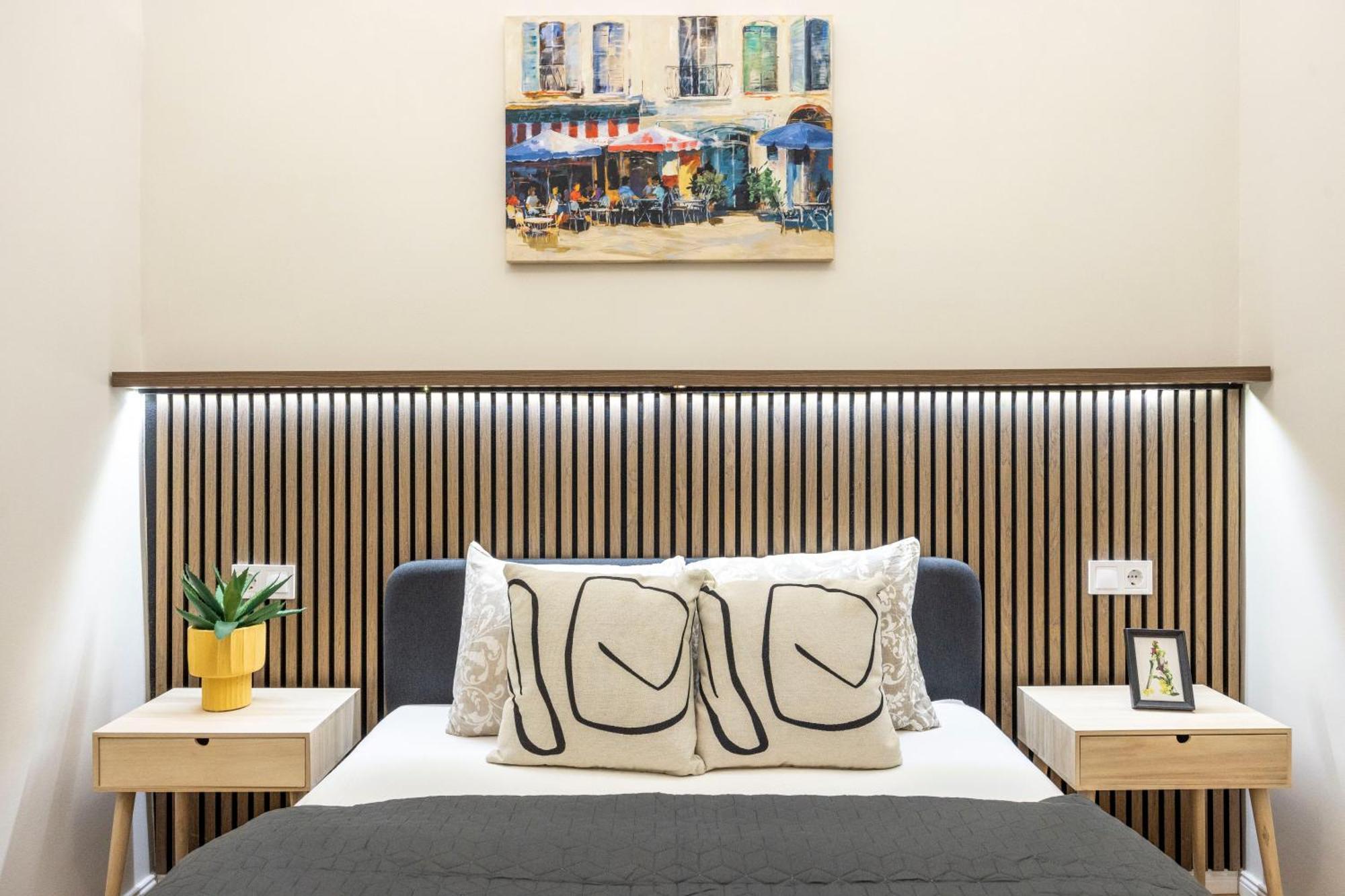 Apartment Deluxe Izabella Center With 4bedrm, 3bathrm Budapest